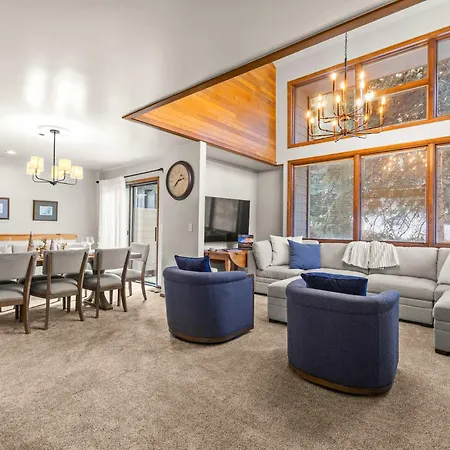 Deer Valley Townhome New Listing Sleeps 20 Free Bus System Near By